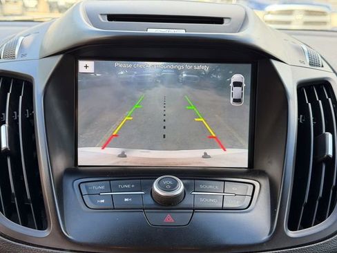 Used 2017 Ford Escape SE w/ Equipment Group 201A FWD image 13