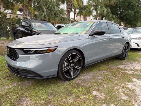 Used 2024 Honda Accord Sport image 3