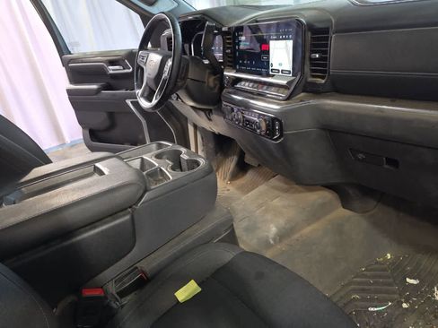 Used 2023 Chevrolet Silverado 1500 LT AWD/4WD image 17