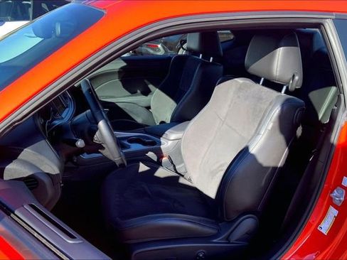 Used 2020 Dodge Challenger R/T w/ Plus Package image 17