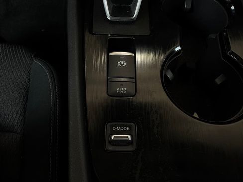 Used 2025 Nissan Rogue SV FWD image 23