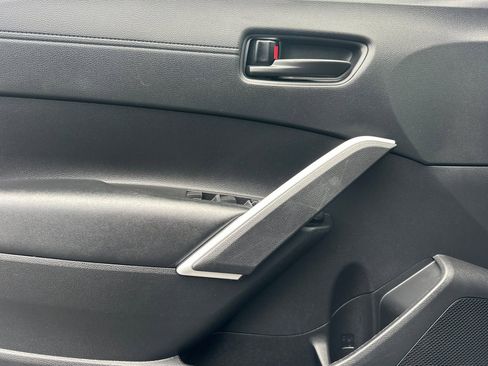 Used 2024 Toyota Corolla Cross LE image 11