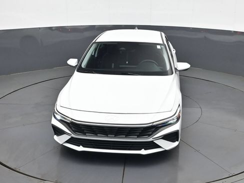 Certified 2024 Hyundai Elantra SEL FWD image 15