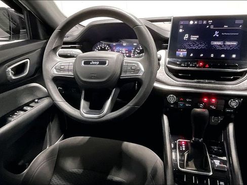 Used 2023 Jeep Compass Sport image 7