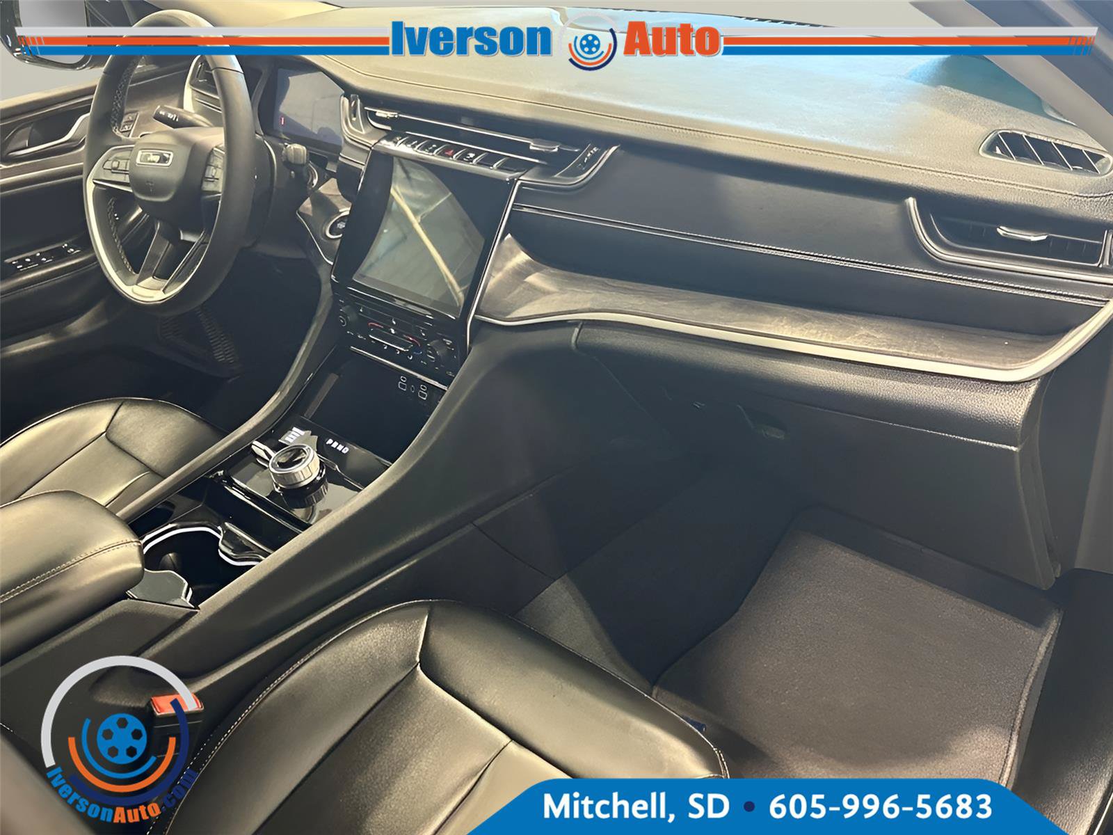 Used 2023 Jeep Grand Cherokee L Limited AWD/4WD image 33