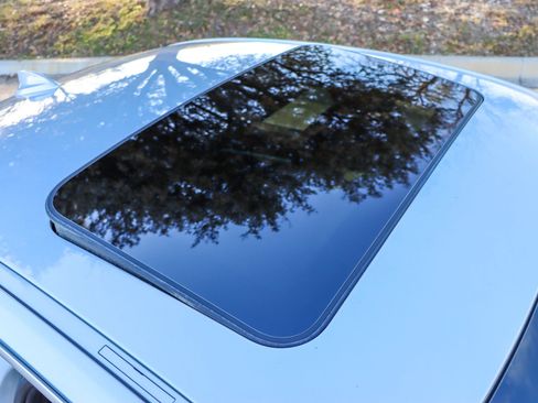 Used 2017 BMW 330i Sedan image 9