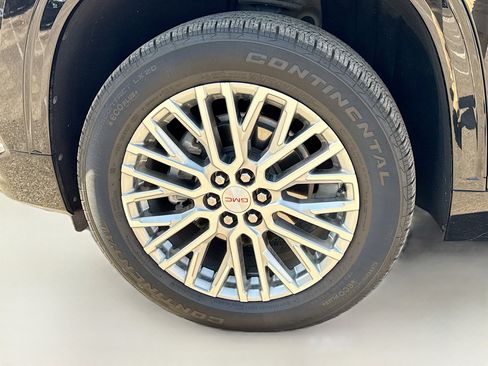 Used 2024 GMC Acadia Denali w/ LPO, Cargo Package image 44