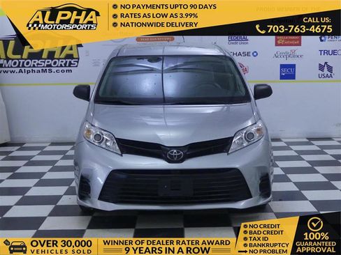 Used 2020 Toyota Sienna L FWD image 1