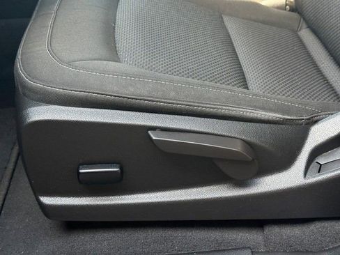 Used 2022 Chevrolet Colorado LT w/ LT Convenience Package image 17