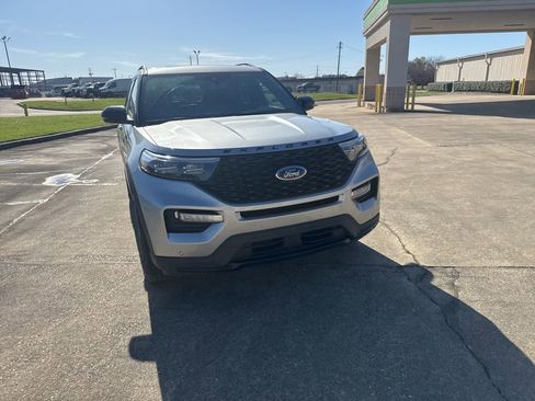 Used 2023 Ford Explorer ST w/ Equipment Group 401A image 3
