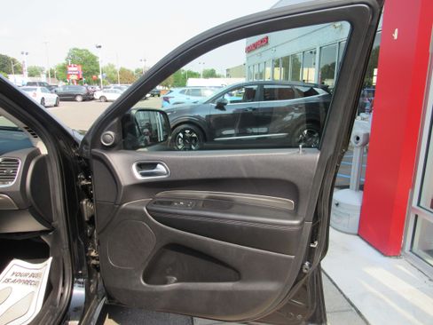 Used 2019 Dodge Durango SXT w/ 3rd Row Seating Group RWD image 10