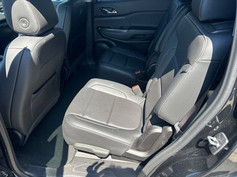 Used 2023 GMC Acadia SLT AWD/4WD image 41