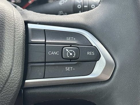 Used 2023 Jeep Compass Latitude AWD/4WD image 25