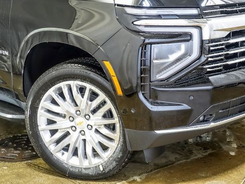 New 2026 Chevrolet Suburban Premier image 4