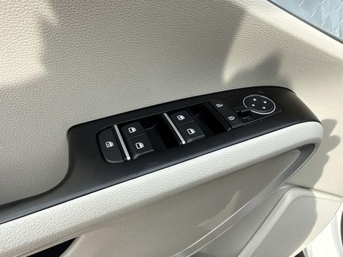 Used 2023 Kia Soul LX FWD image 20