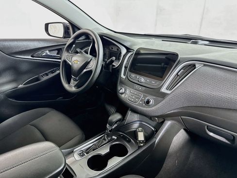 Used 2025 Chevrolet Malibu LT FWD image 28