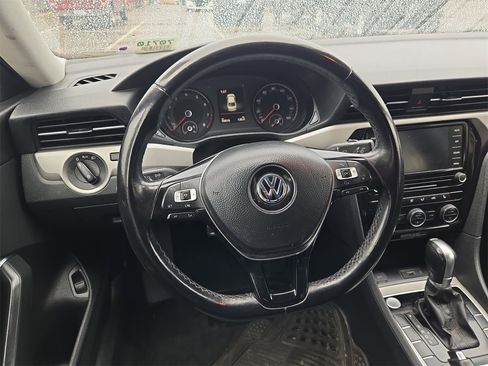 Used 2020 Volkswagen Passat 2.0T SE image 10