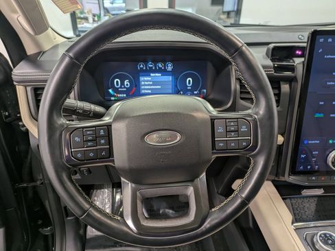Used 2022 Ford Expedition Max Platinum image 18