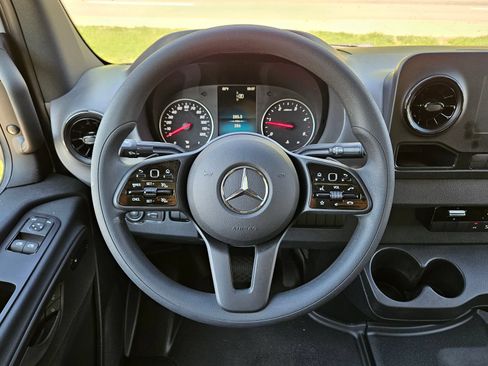New 2024 Mercedes-Benz Sprinter 3500 image 17