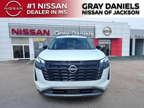 New 2026 Nissan Pathfinder SL FWD image 2