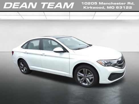 Used 2024 Volkswagen Jetta SE w/ Panoramic Sunroof Package image 1