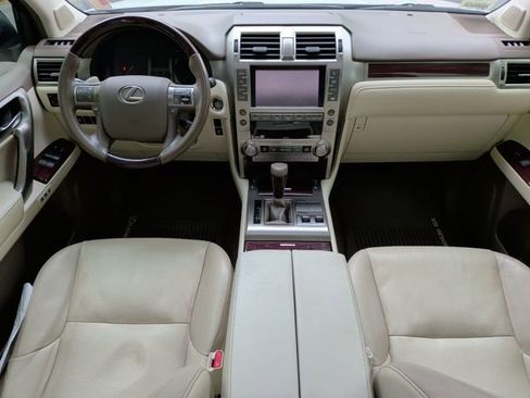 Used 2019 Lexus GX 460 Premium w/ Premium Package AWD/4WD image 32