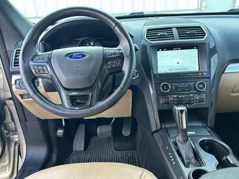 Used 2017 Ford Explorer XLT w/ Equipment Group 202A image 34