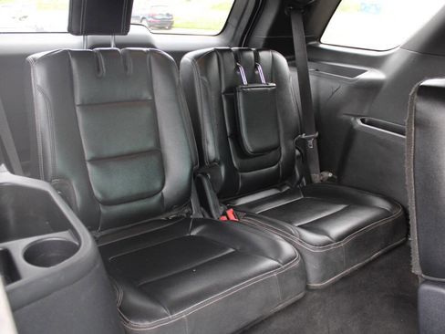 Used 2016 Ford Explorer Limited w/ Equipment Group 301A AWD/4WD image 7
