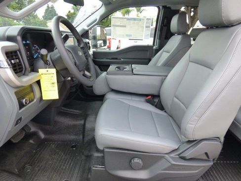 New 2026 Ford F350 XL w/ XL Chrome Package image 26