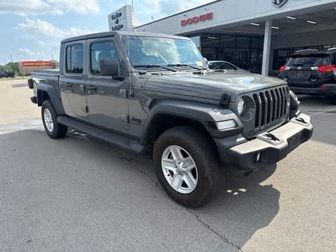 Used 2020 Jeep Gladiator Sport w/ Quick Order Package 24S AWD/4WD image 3