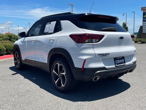 Used 2021 Chevrolet TrailBlazer RS w/ Sun and Liftgate Package FWD image 5