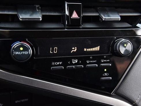 Used 2021 Toyota Camry SE FWD image 13