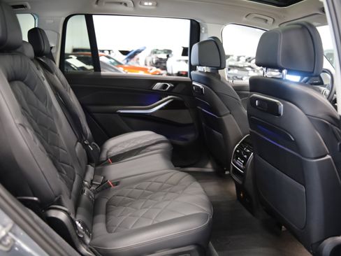 Used 2025 BMW X7 xDrive40i w/ Premium Package AWD/4WD image 41