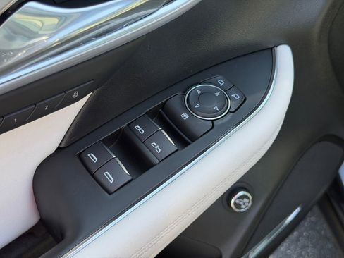 Used 2026 Buick Envision Avenir AWD/4WD image 12
