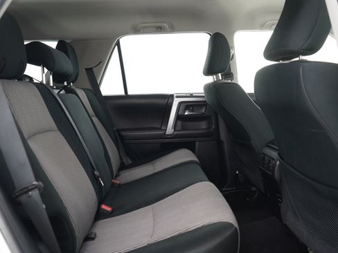 Used 2016 Toyota 4Runner SR5 image 14