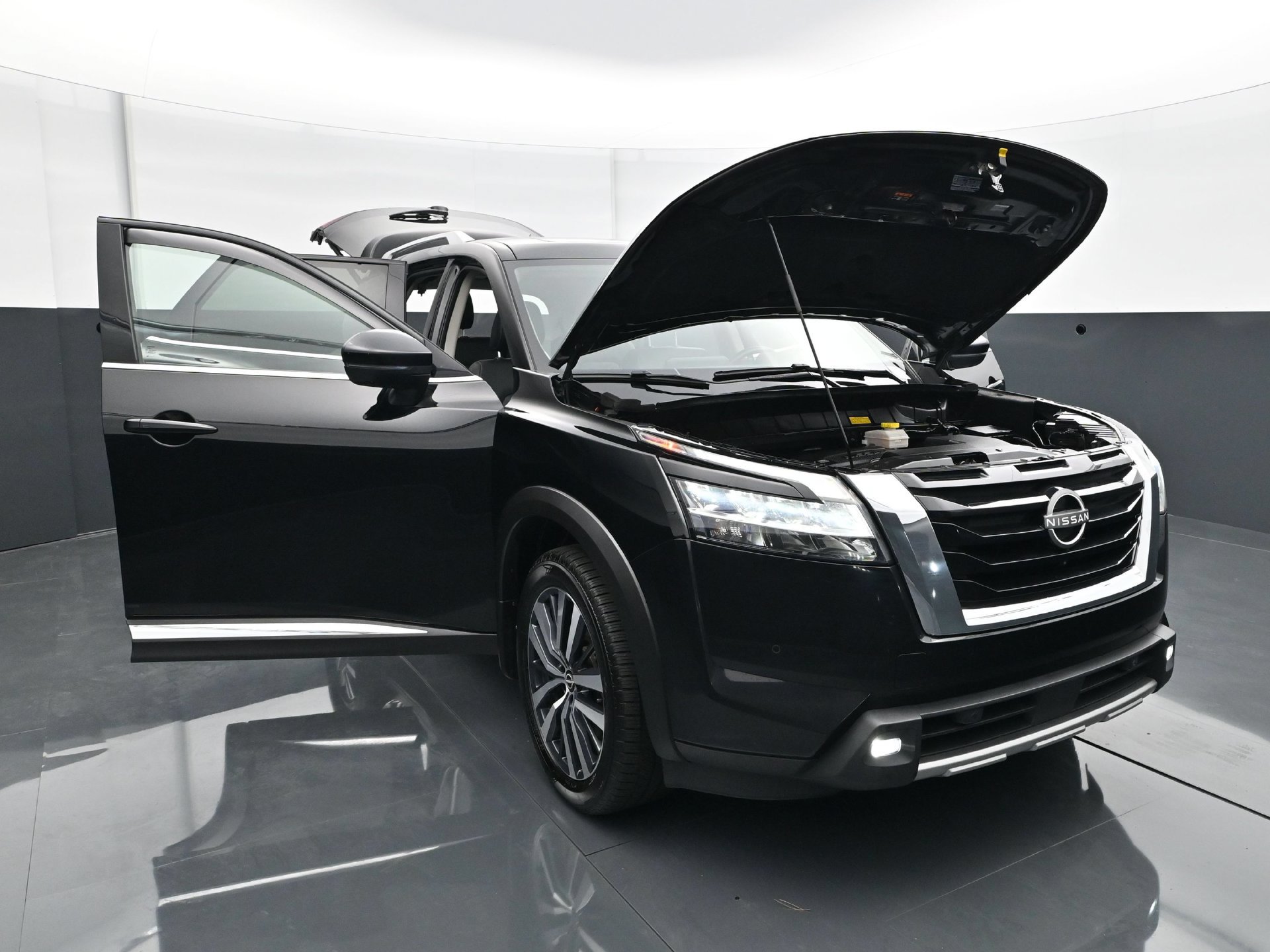 Used 2022 Nissan Pathfinder Platinum AWD/4WD image 43