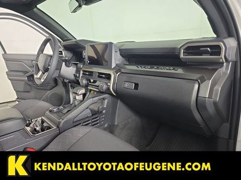 Certified 2025 Toyota Tacoma SR5 w/ SR5 Upgrade Package AWD/4WD image 20