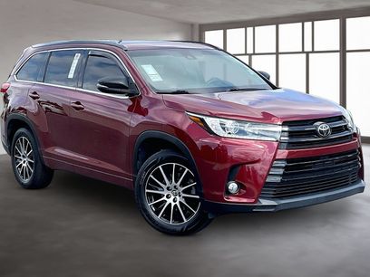 Used 2018 Toyota Highlander SE