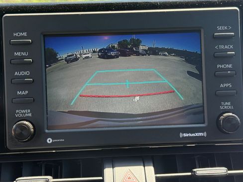 Used 2021 Toyota RAV4 LE AWD/4WD image 27