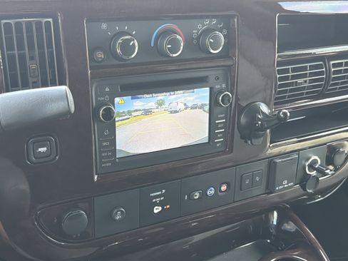 Used 2021 Chevrolet Express 2500 RWD image 25