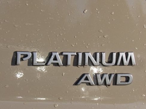 Used 2024 Nissan Rogue Platinum w/ Platinum Premium Package image 8