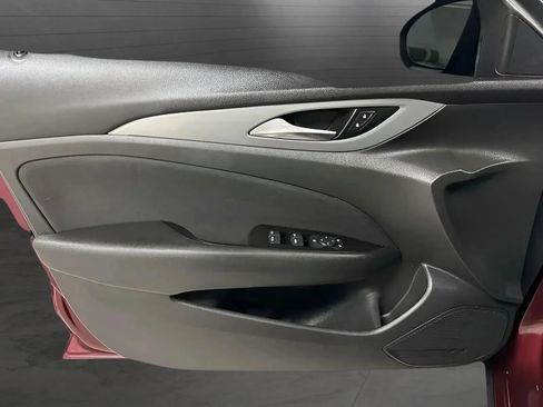 Used 2019 Buick Regal Preferred FWD image 9