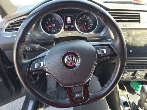 Used 2020 Volkswagen Tiguan SE R-Line w/ 3rd Row Seat Package AWD/4WD image 13