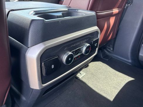 Used 2024 Ford Expedition Limited AWD/4WD image 25