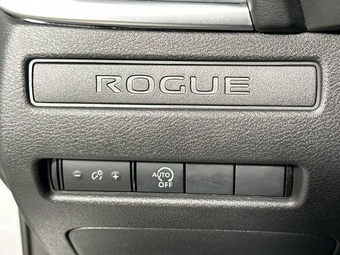 Used 2024 Nissan Rogue S image 21