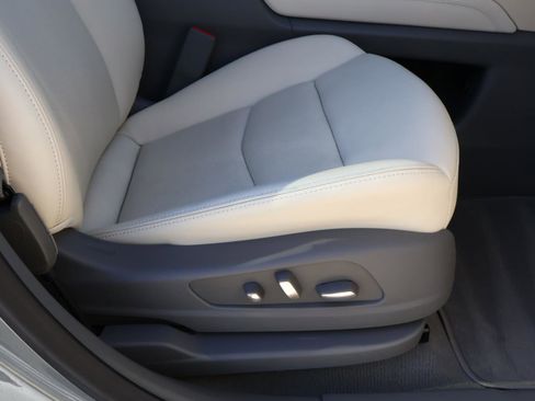 Certified 2023 Cadillac XT6 Premium Luxury image 24