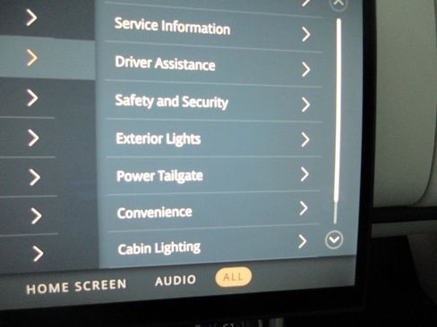 Used 2023 Land Rover Range Rover SE AWD/4WD image 74