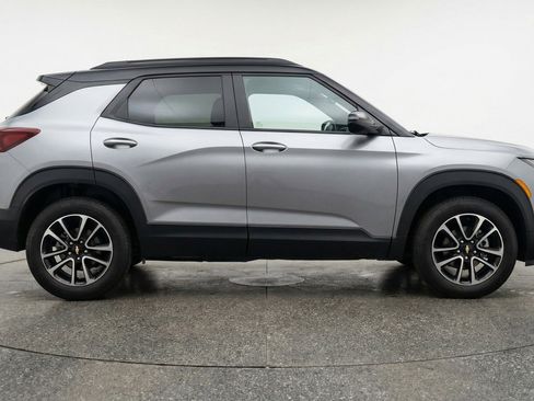 Used 2025 Chevrolet TrailBlazer LT AWD/4WD image 11