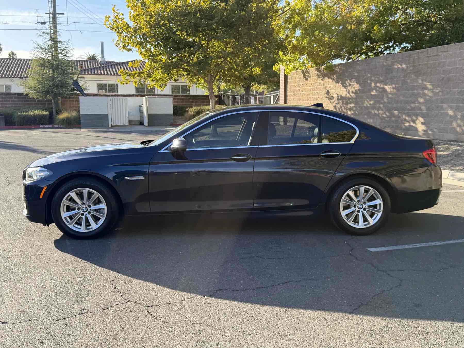 Used 2015 BMW 528i Sedan RWD image 4