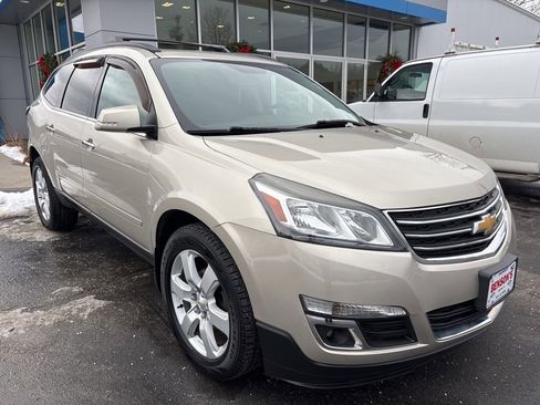 Used 2017 Chevrolet Traverse LT w/ Style and Technology Package image 7